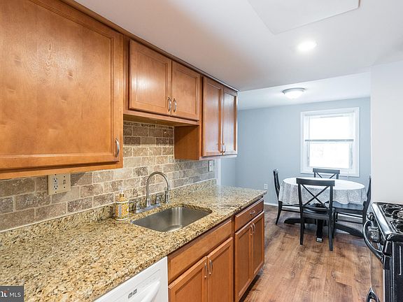 5th image of 5424 Hildebrand Ct