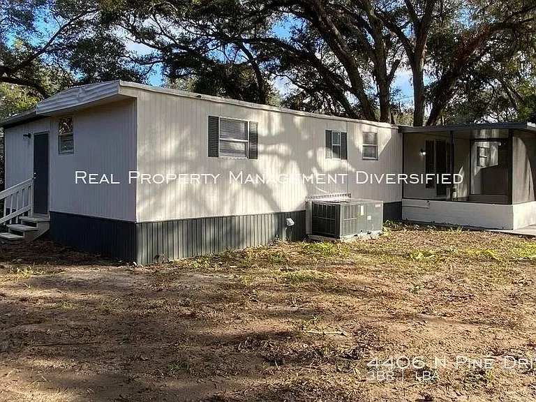 4406 N Pine Dr — Photo 3