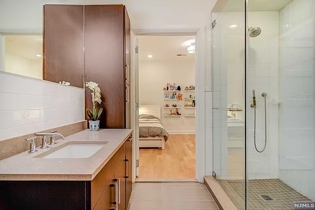 9 Somerset Ln #405 — Photo 14