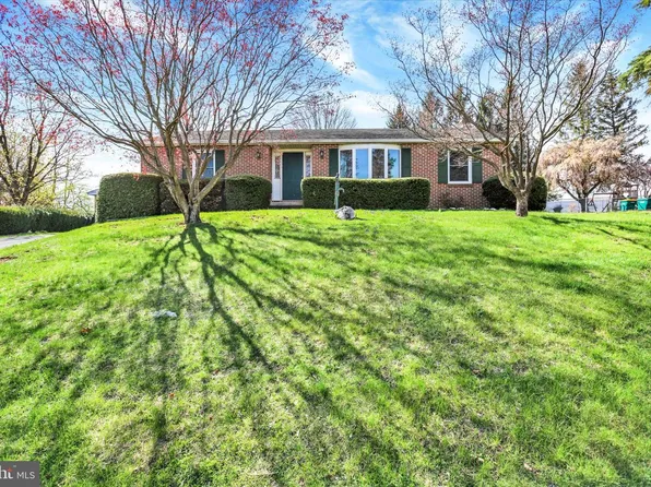 8 Dogwood Dr, Mount Holly Springs, PA 17065