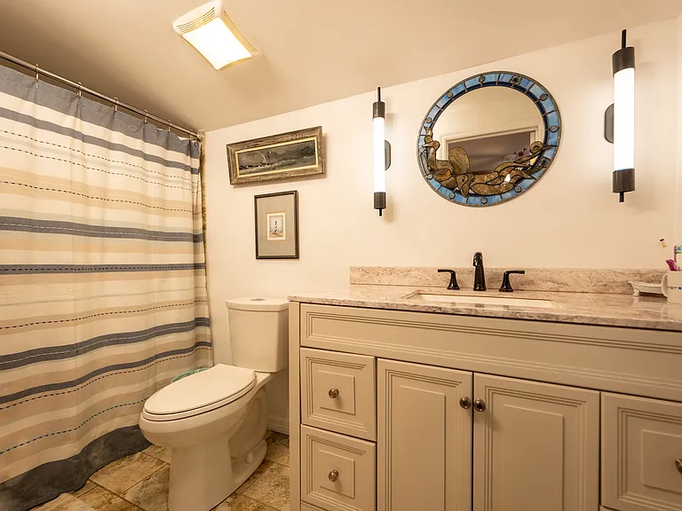 1124 Catherine St #202 — Photo 15