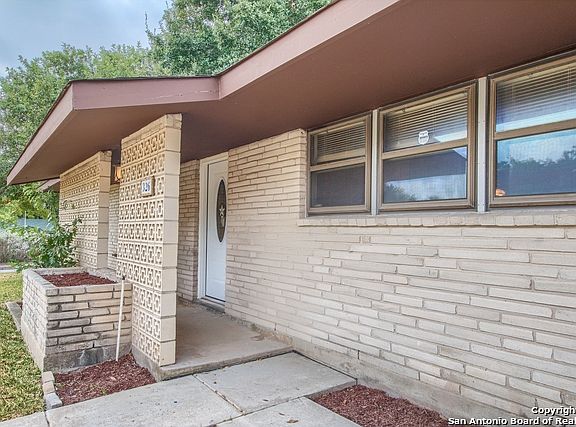 3rd image of 326 Tango Dr