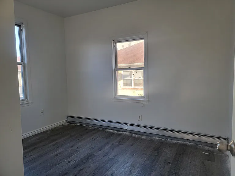 140 Beach 60th St #1-R — Photo 5