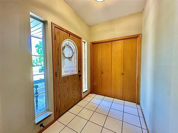 5th image of 12 Northwood Dr