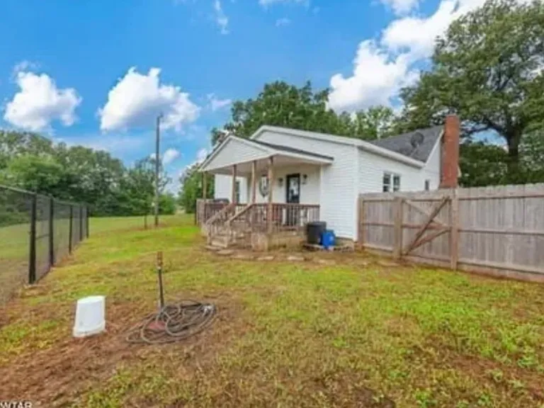5425 State Route 225 — Photo 22