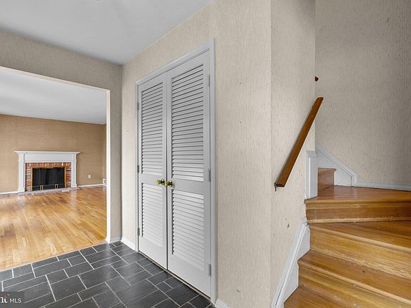 3rd image of 11108 Hunt Club Dr