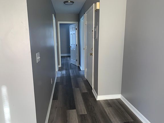 Hall to bedrooms