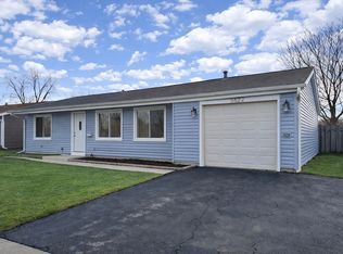 5522 W Celebrity Cir, Hanover Park, IL 60133