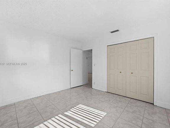 5th image of 3925 NW 19th Ave