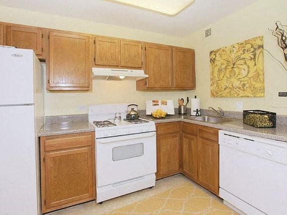 5th image of 6166 Leesburg Pike #166-C312