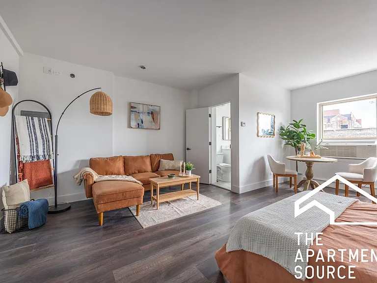 1505 W Hollywood Ave #306 — Photo 11
