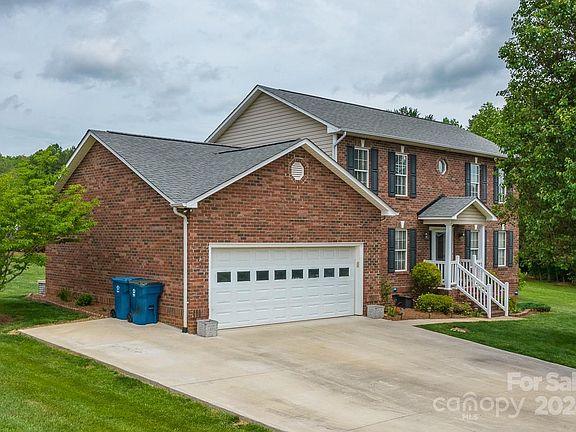 2nd image of 5938 Pinewinds Dr
