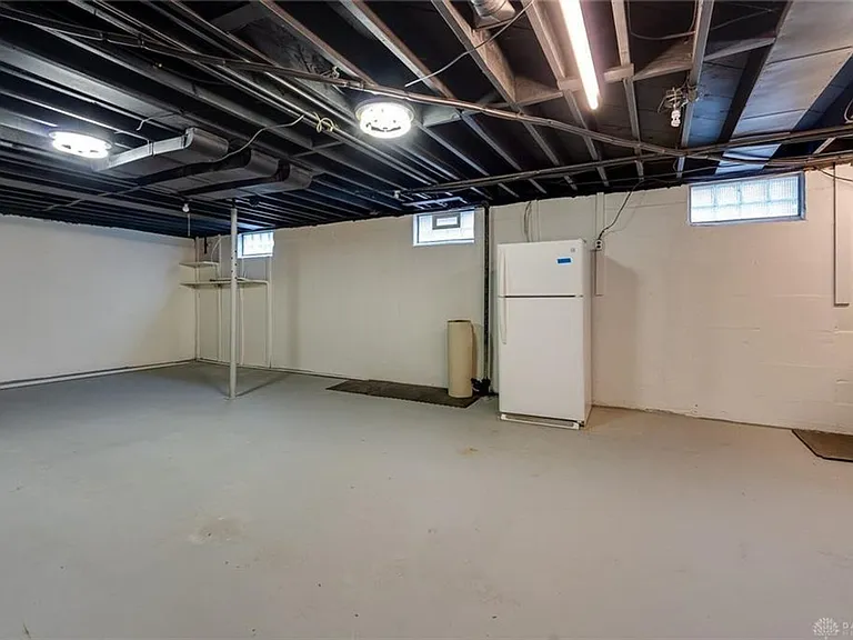 314 Beverly Pl — Photo 32