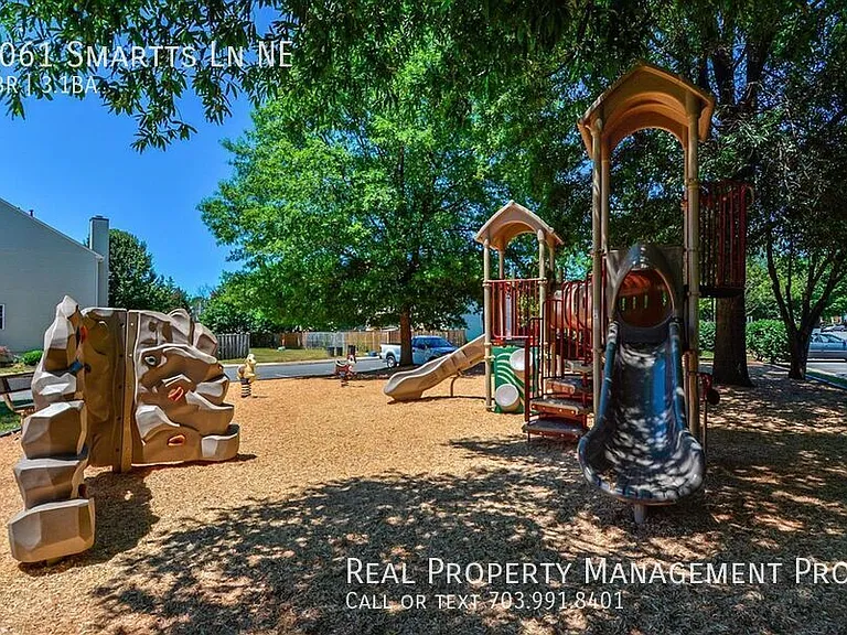 1061 Smartts Ln NE — Photo 36