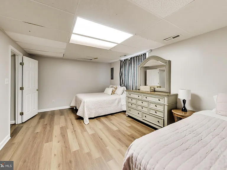 10075 Maple Leaf Dr — Photo 22