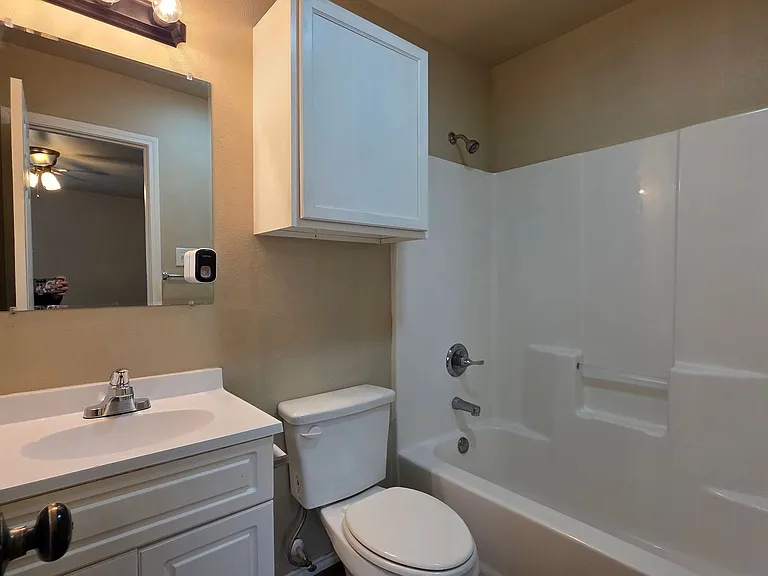 503 E Rice St — Photo 17