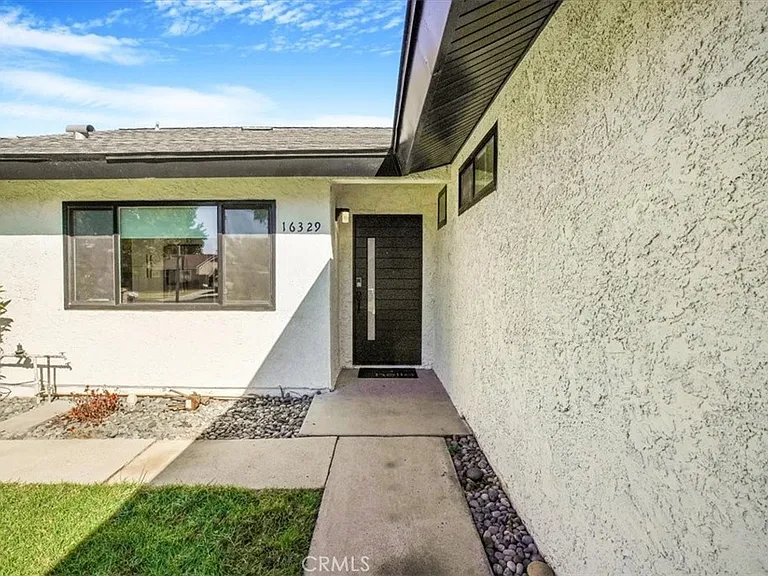 16329 Napa St — Photo 2