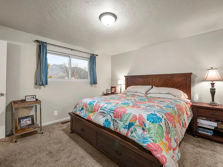 1553 E Huckleberry Cir — Photo 14