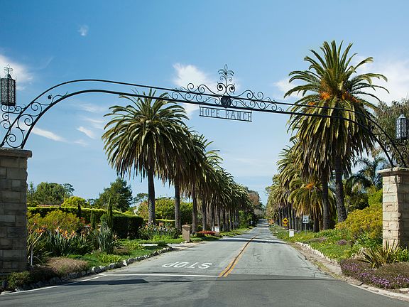 2nd image of 4295 Mariposa Dr