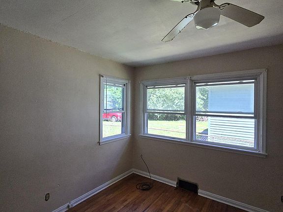 5th image of 826 Grant St