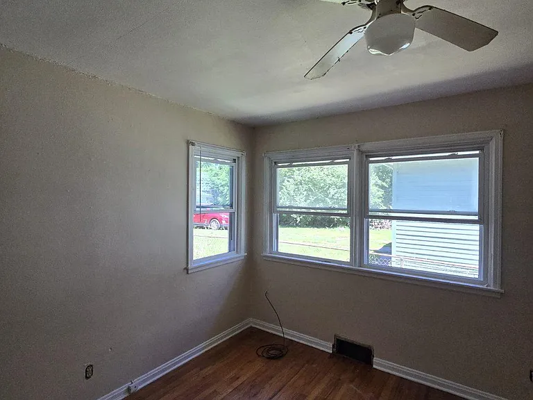 826 Grant St — Photo 5