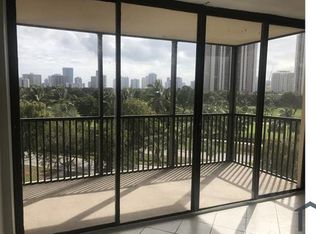 3201 N Country Club Dr #11, Miami, FL 33180