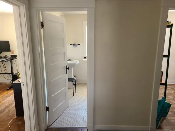 835 W 39th Ter, Kansas City, MO 64111