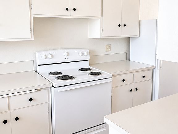 3rd image of 91100 N Coleman St APT 1
