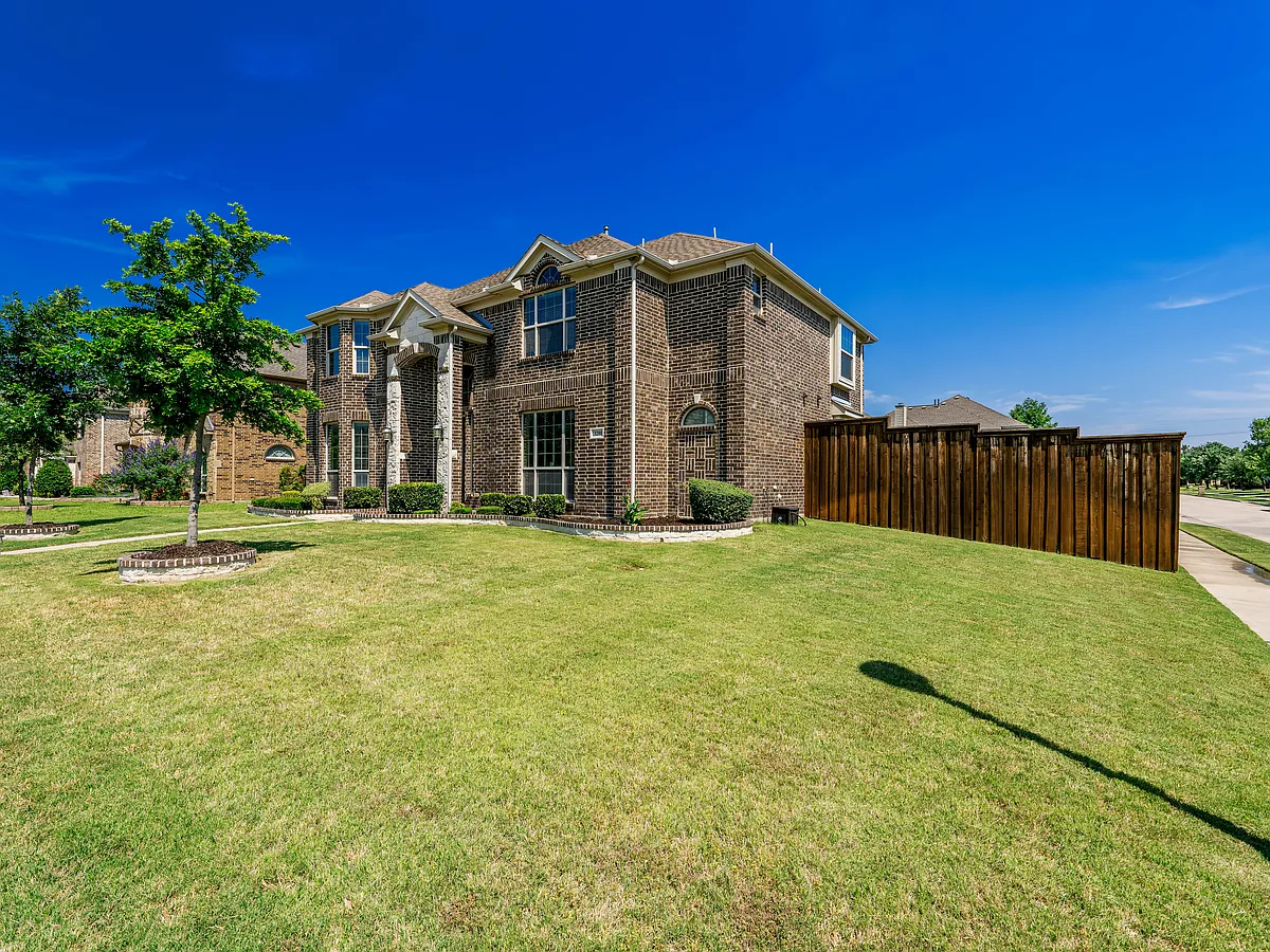 Building Photo - 3280 Aerial Dr