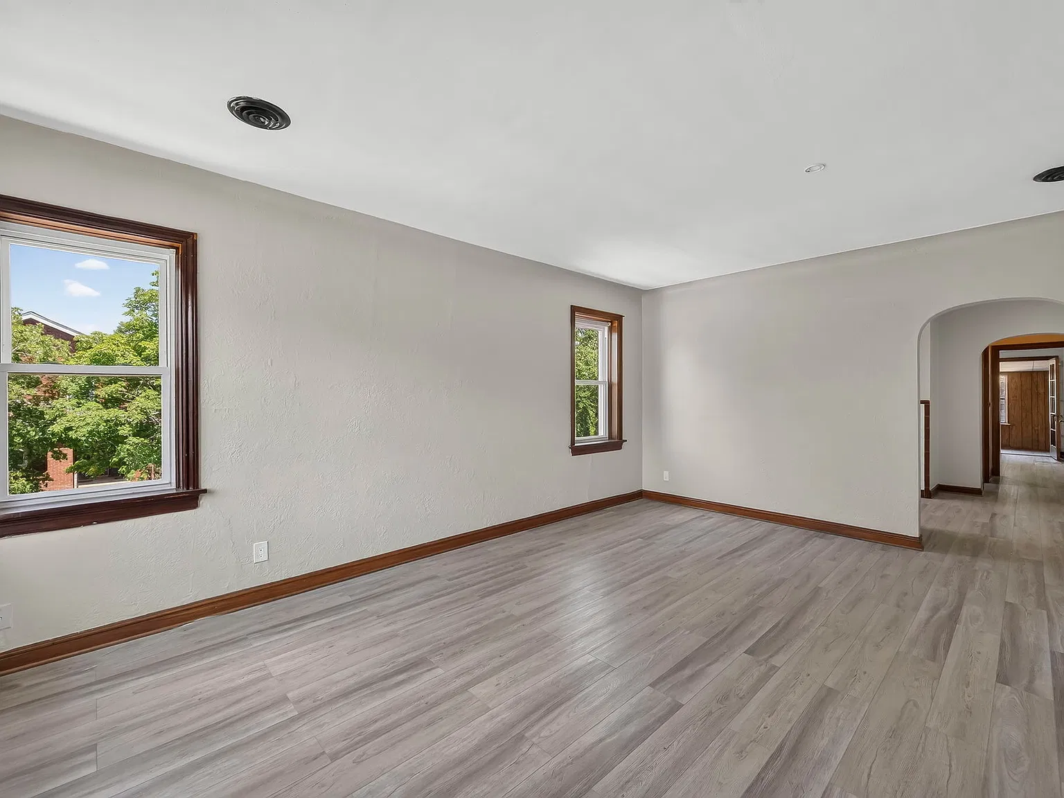 1 bed, 936 sqft, $1,200 — Photo 3