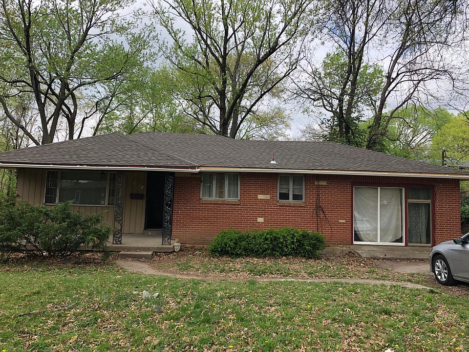 Beautiful Brick home on a gorgeous lot at the end of cul de sac.