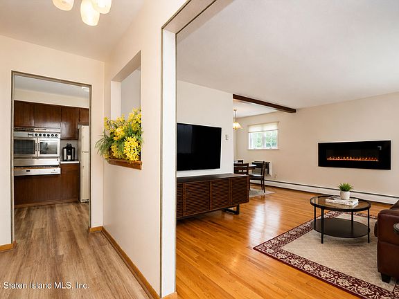 5th image of 24 Schmidts Ln