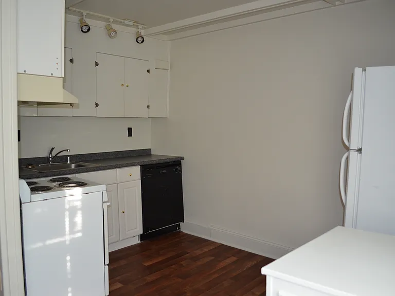 3213 Guilford Ave — Photo 24