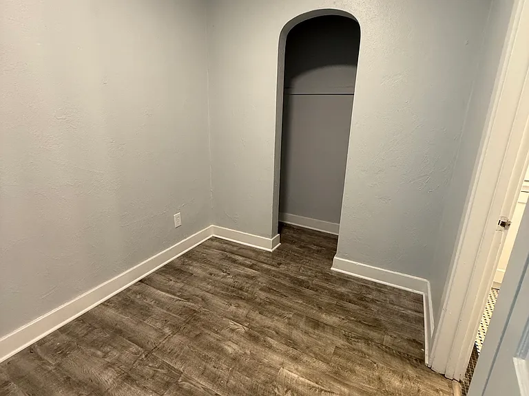 224 Jefferson Ave #3 — Photo 3