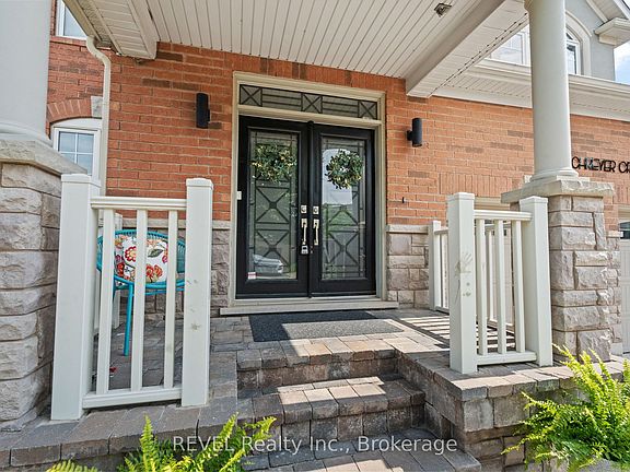 3rd image of 401 Schreyer Cres