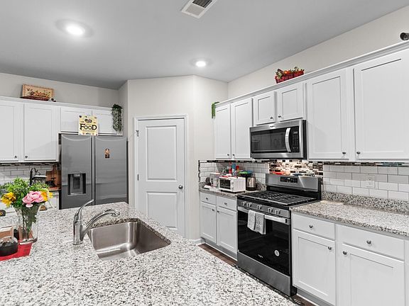 4th image of 347 Black Pearl Way