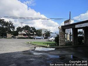 5th image of 1228 S Main St