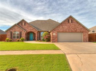 2200 E Ez Go Dr, Weatherford, OK 73096