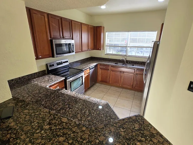 4701 Cohune Palm Ct — Photo 2