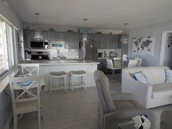 1273 Highway A1a APT 211