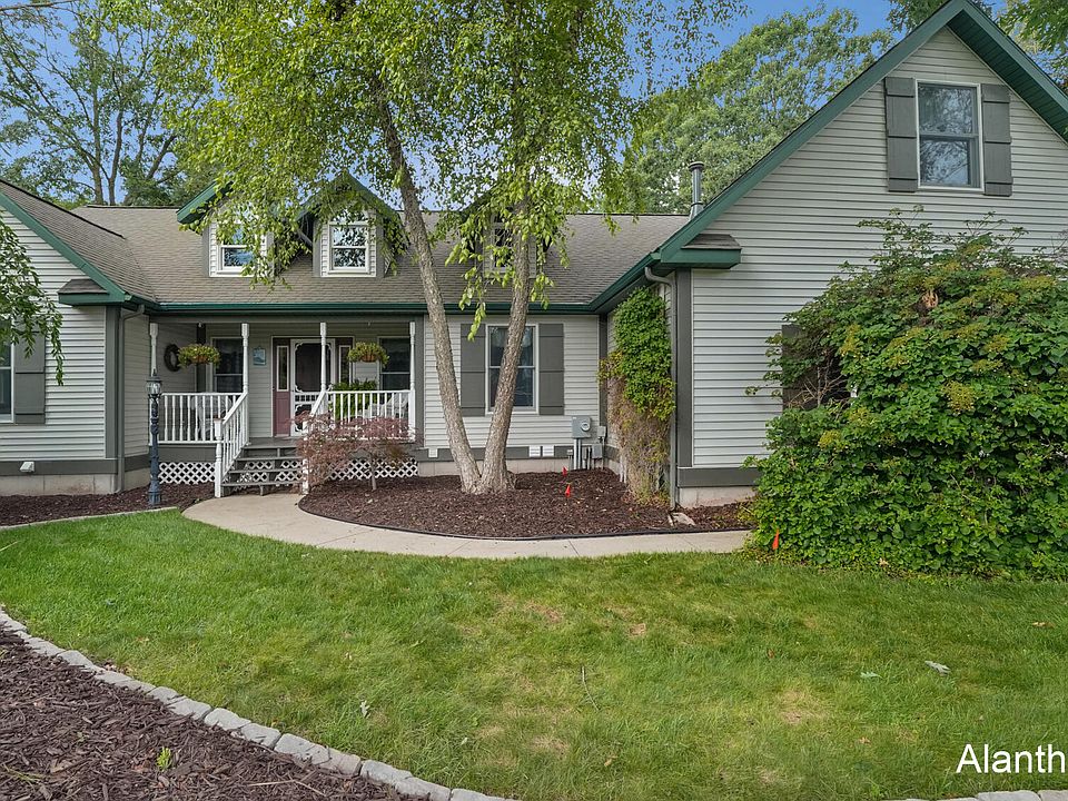 1st image of 18443 Iroquois Dr