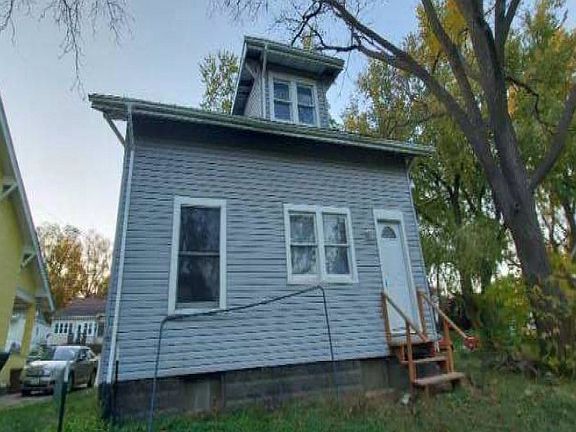 4th image of 1108 Poplar St