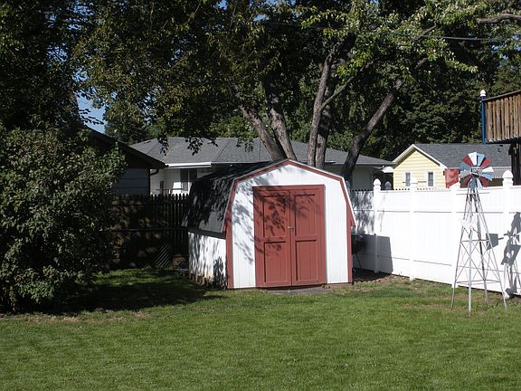 5th image of 4140 Greenwood St