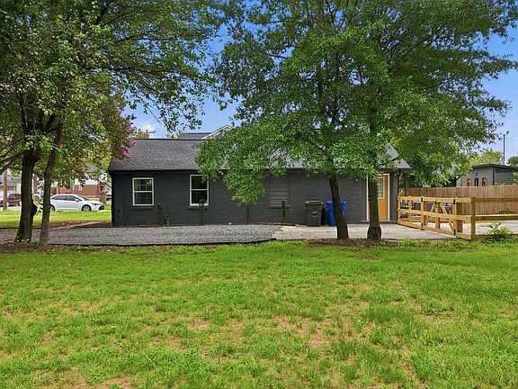 5th image of 519 E End Avenue