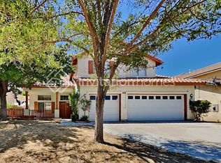1832 Autumnmist Dr, Palmdale, CA 93551