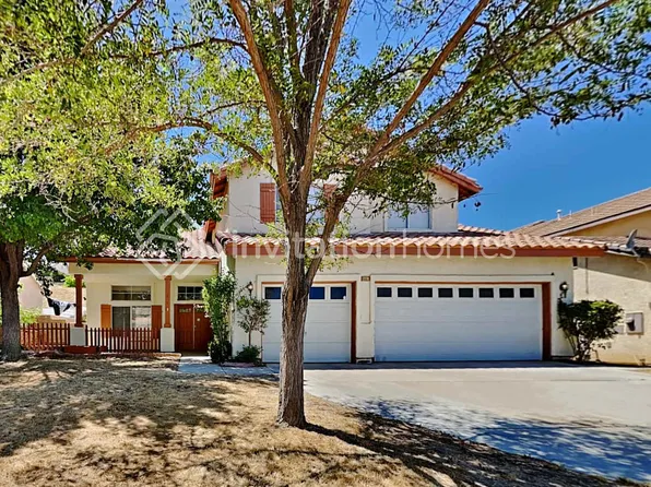 1832 Autumnmist Dr, Palmdale, CA 93551