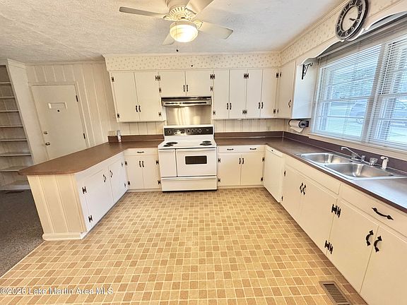 5th image of 2320 Jefferson St