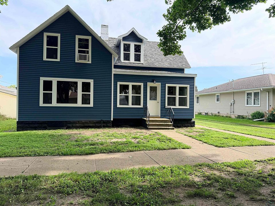 1st image of 403 Main St