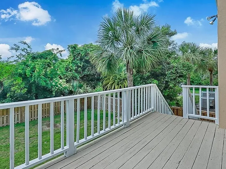 5021 Riverside Dr — Photo 18