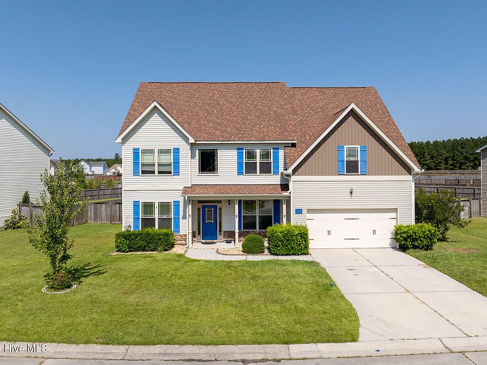 1st image of 304 SW Plantation Drive